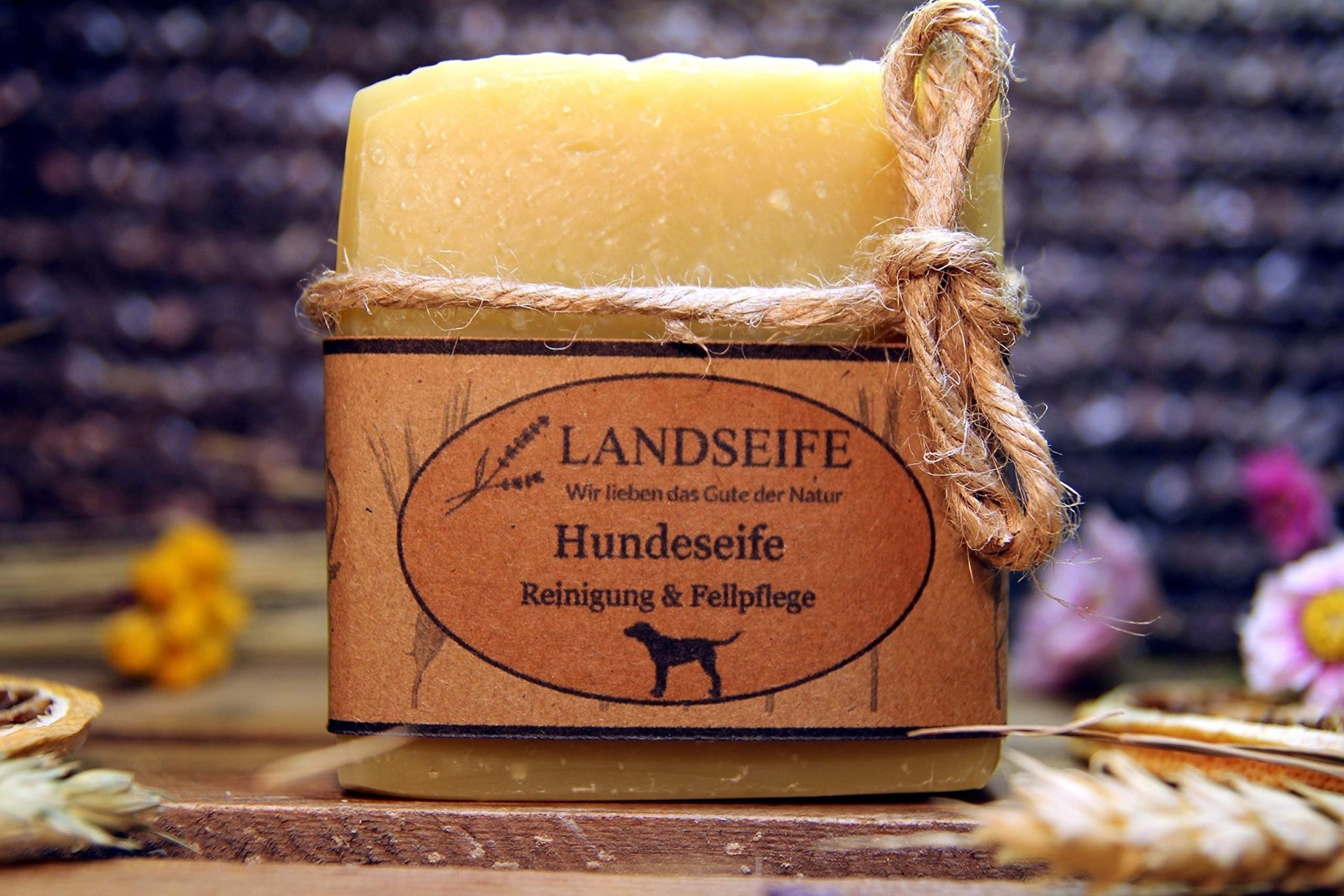 Bio - Hundeseife mit Kamille, Niemöl & Mandelöl – Vegan, duftfrei & gegen Parasiten - Tiny Paws Boutique