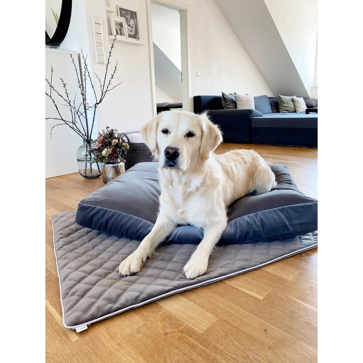 Decke OXFORD Taupe - strapazierfähige Hundedecke in edler Samtoptik - Tiny Paws Boutique
